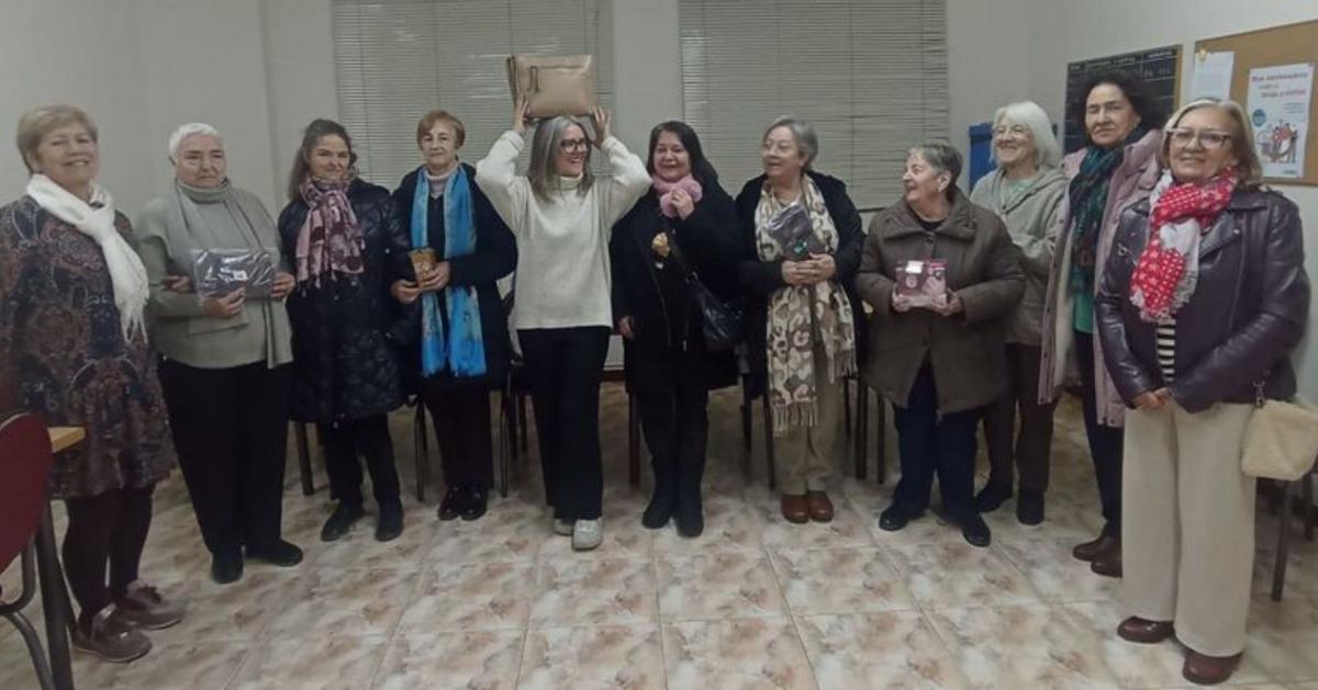 La Asociación de la Tercera Edad celebra el Fin de Año.