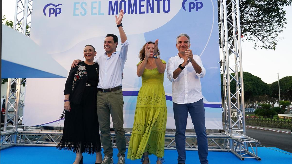 Del Cid, Moreno, Navarro y Bendodo en un mitin del PP celebrado en Torremolinos durante la campaña de las elecciones generales.