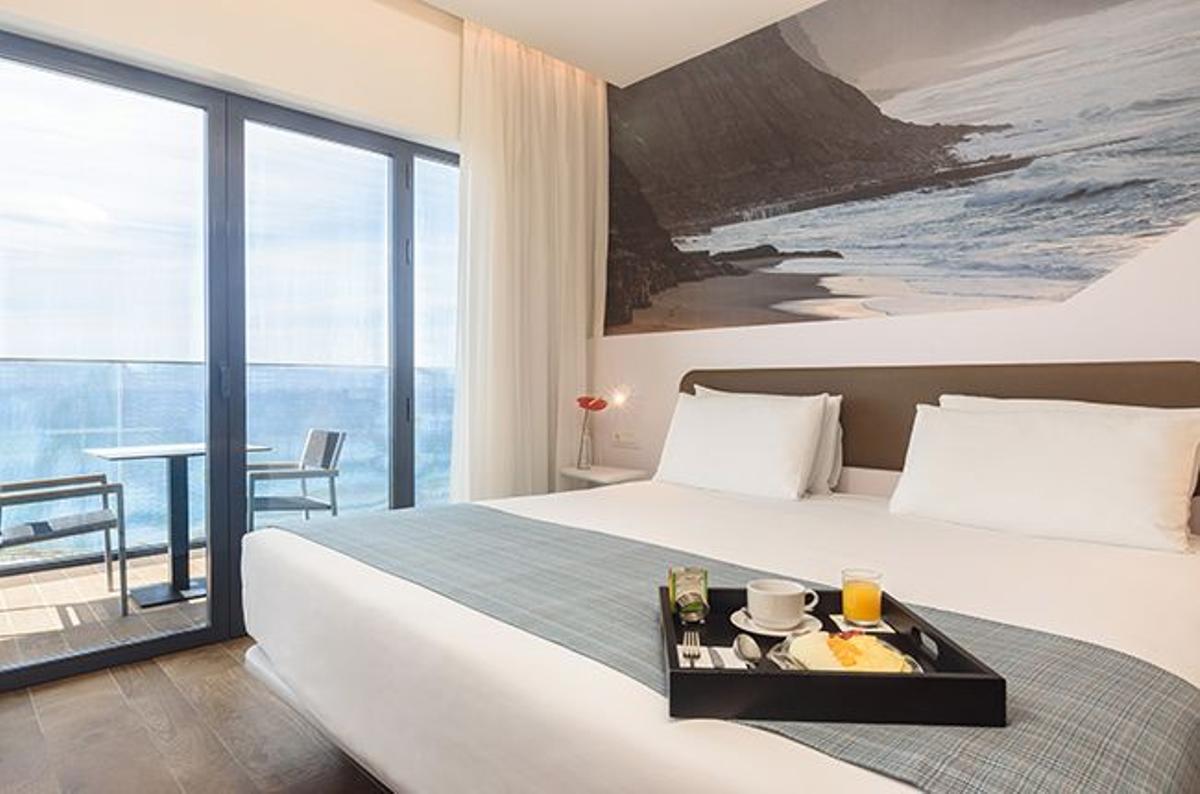 Habitación del hotel Eurostars Cascais, con balcón al Atlántico