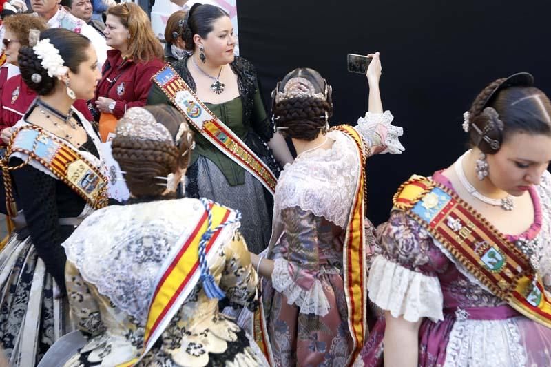 La Diputació de València recibe a las comisiones falleras