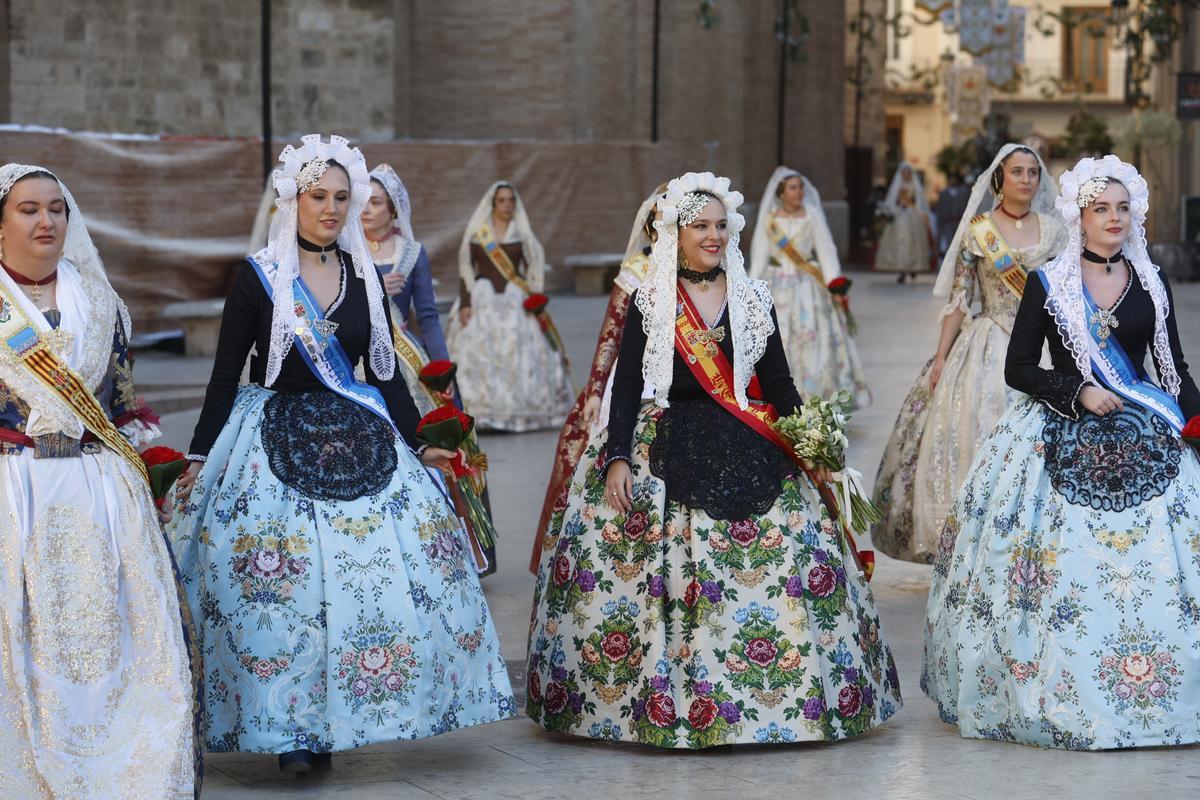 Todas las fotos de la ofrenda del 17 de marzo por la calle San Vicente hasta las 18:30 horas