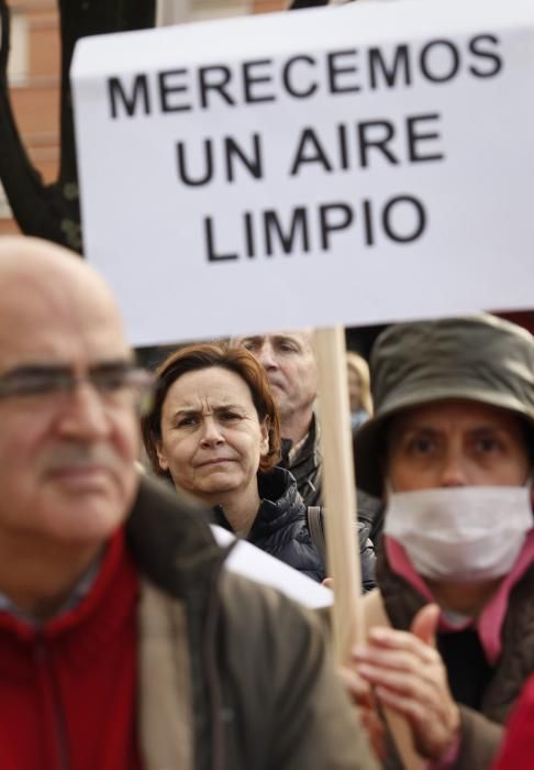 Concentración por un aire limpio frente a la sede de la EMA antes de la reunión de la Comisión de Seguimiento