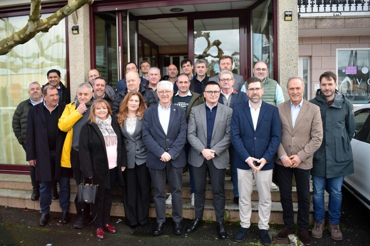 Empresarios de Valga en la reciente reunión con las autoridades para impulsar más suelo empresarial