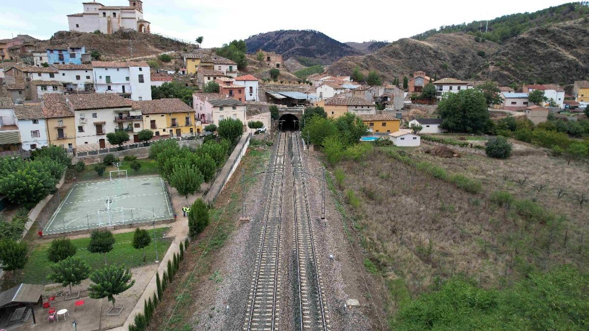 El galibo del túnel de la línea de tren a su paso por la localidad zaragozana de Bubierca es uno de los que se adaptarán.