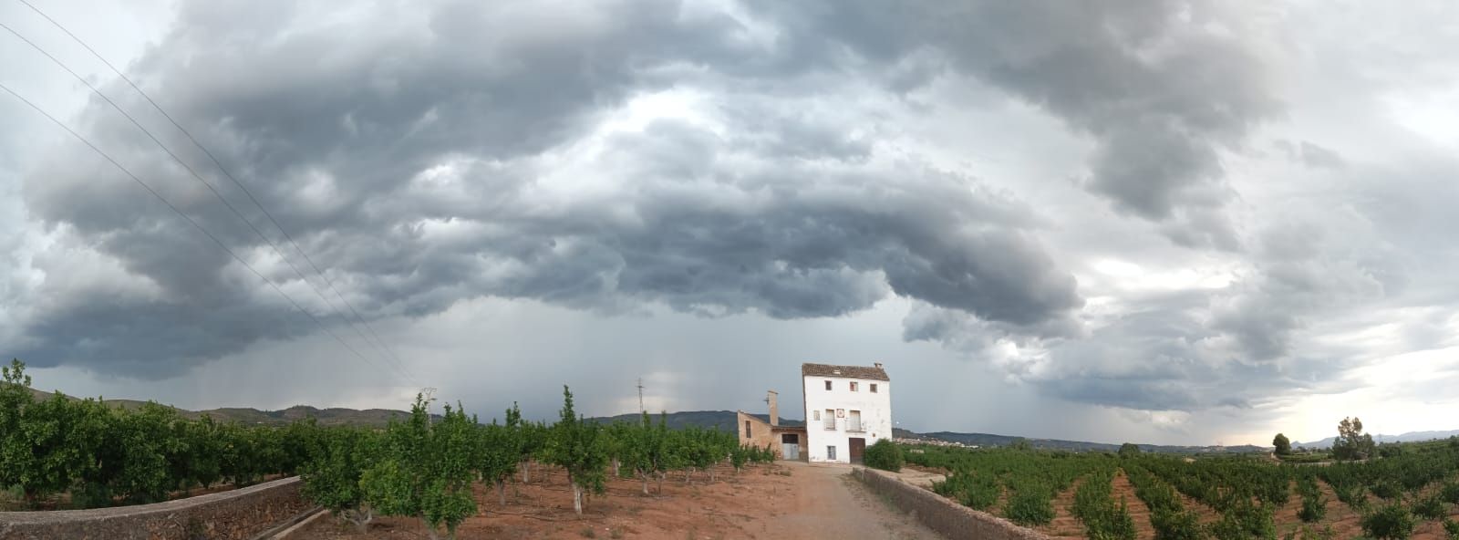 Las tormentas llegan a varios puntos de la C.Valenciana