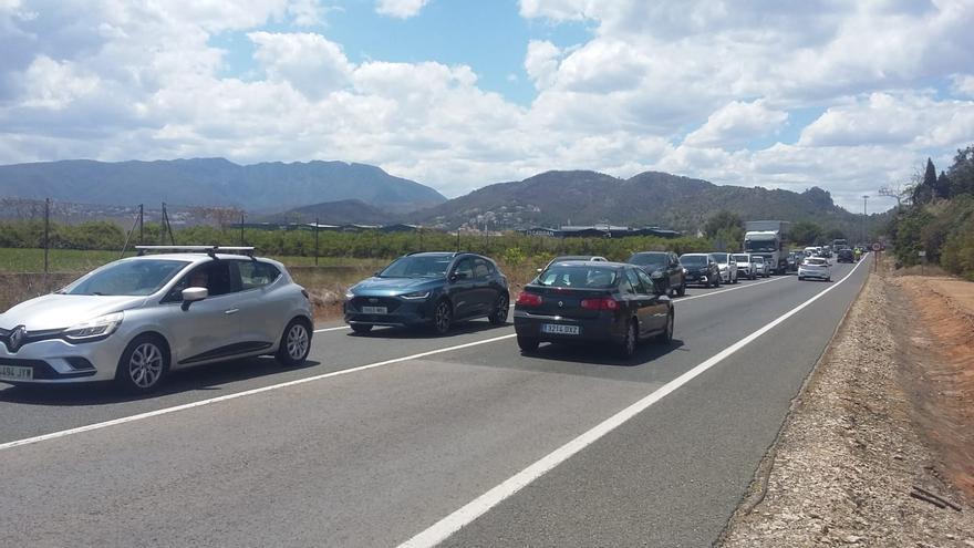 ¿Cuántas colas son necesarias para limpiar la carretera de Gandia a Palma?