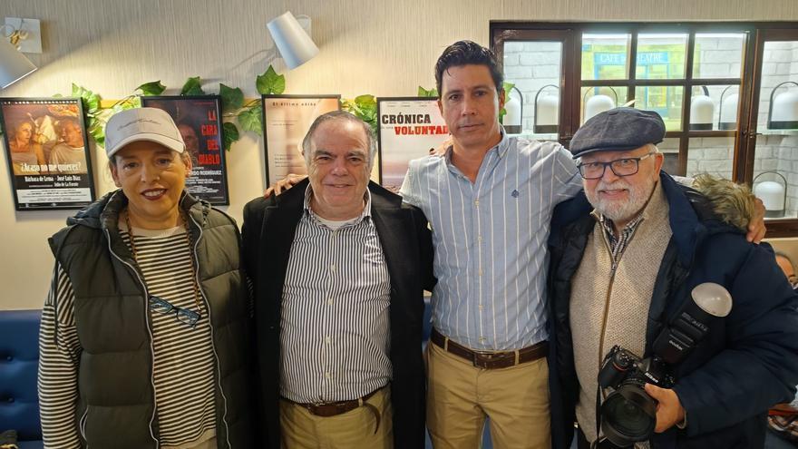 El cineasta Julio de la Fuente &quot;estrena&quot; en casa: &quot;Es un honor tener en Grado una sala con mi obra&quot;