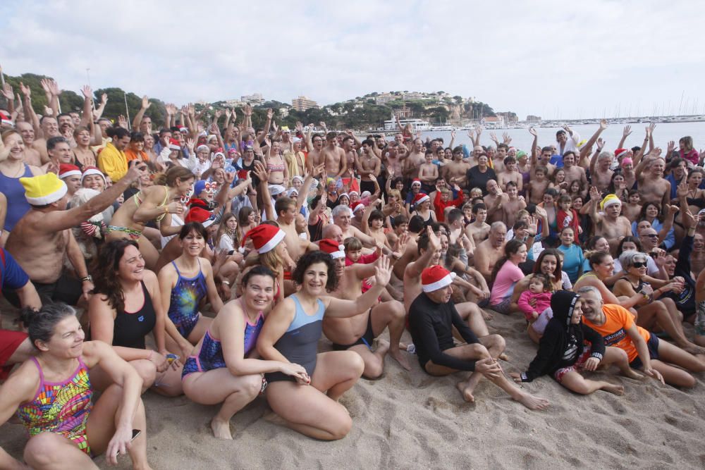 Primer bany de l'Any a 2018 - Sant Feliu de Guíxols