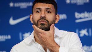 GRAFCAT4034 BARCELONA 31/5/2021.- El delantero argentino Sergio Kun Agüero, ha sido presentado esta tarde como nuevo jugador del FC Barcelona para las próximas dos temporadas, El Kun Agüero, que cumplirá 33 años este próximo miércoles llega al club azulgrana con la carta de libertad de su anterior equipo el Manchester City. EFE/ Alejandro Garcia