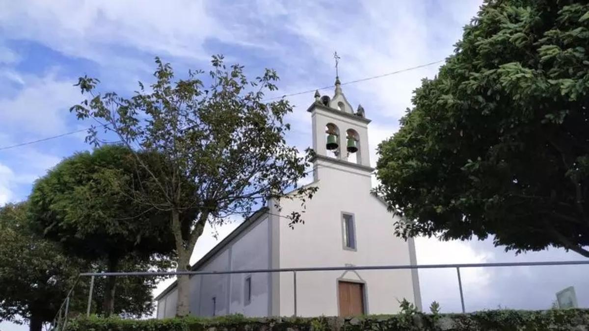 Iglesia de San Martiño de Lestón.