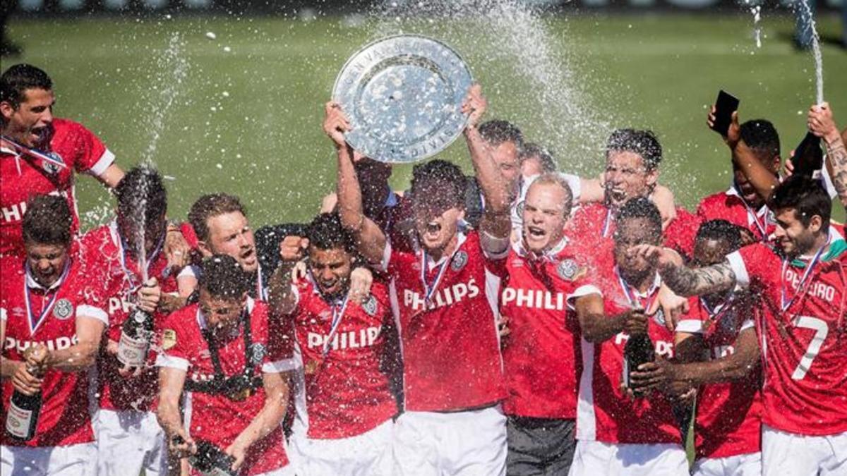 El PSV Eindhoven reeditó el título de Liga en Holanda