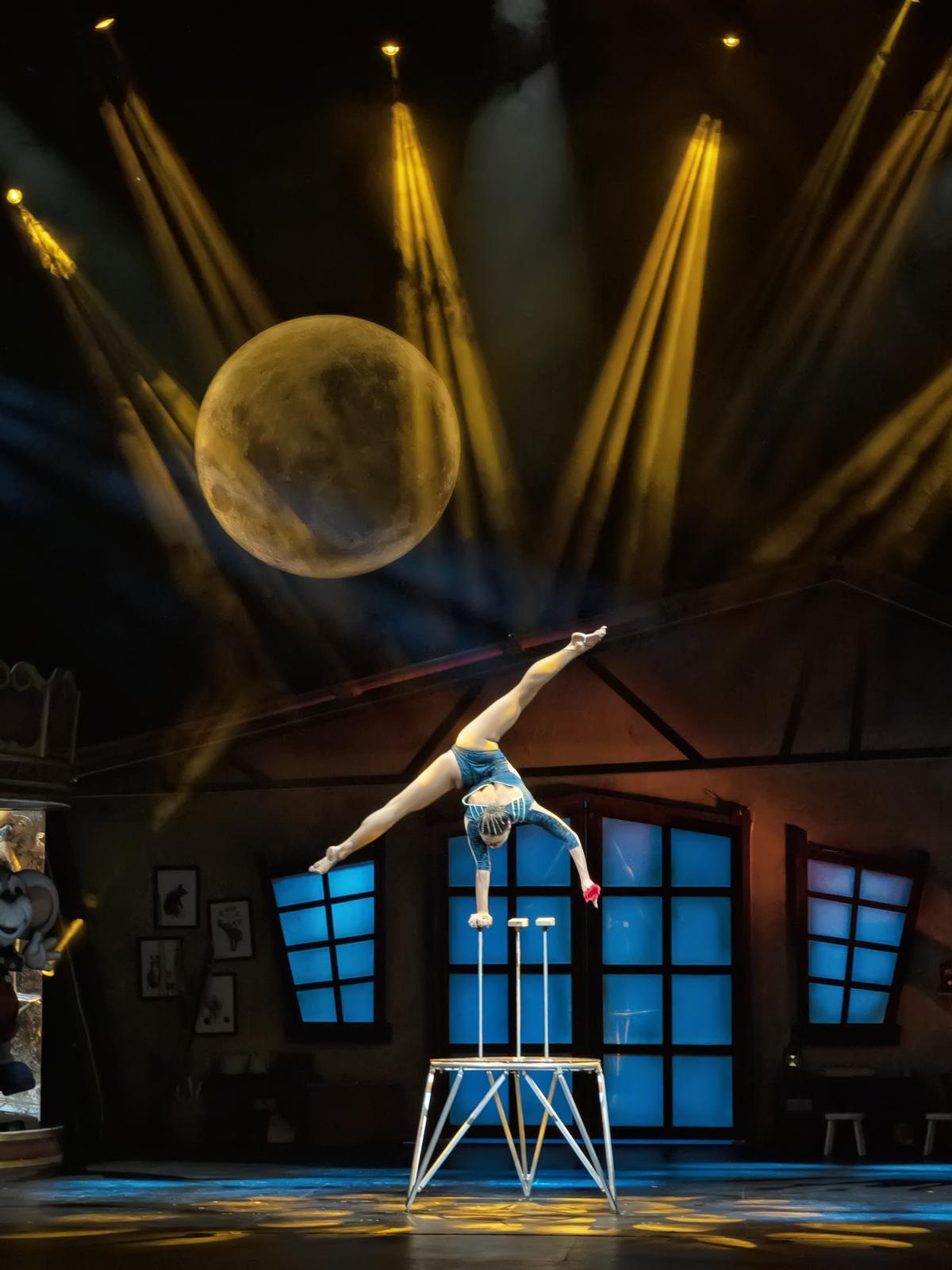 Emilio Aragón dirige a los mejores artistas de circo.