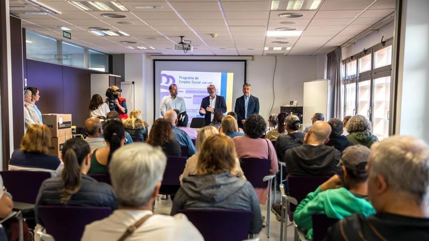 Santa Lucía de Tirajana da empleo a 38 personas para renovar parques y colegios