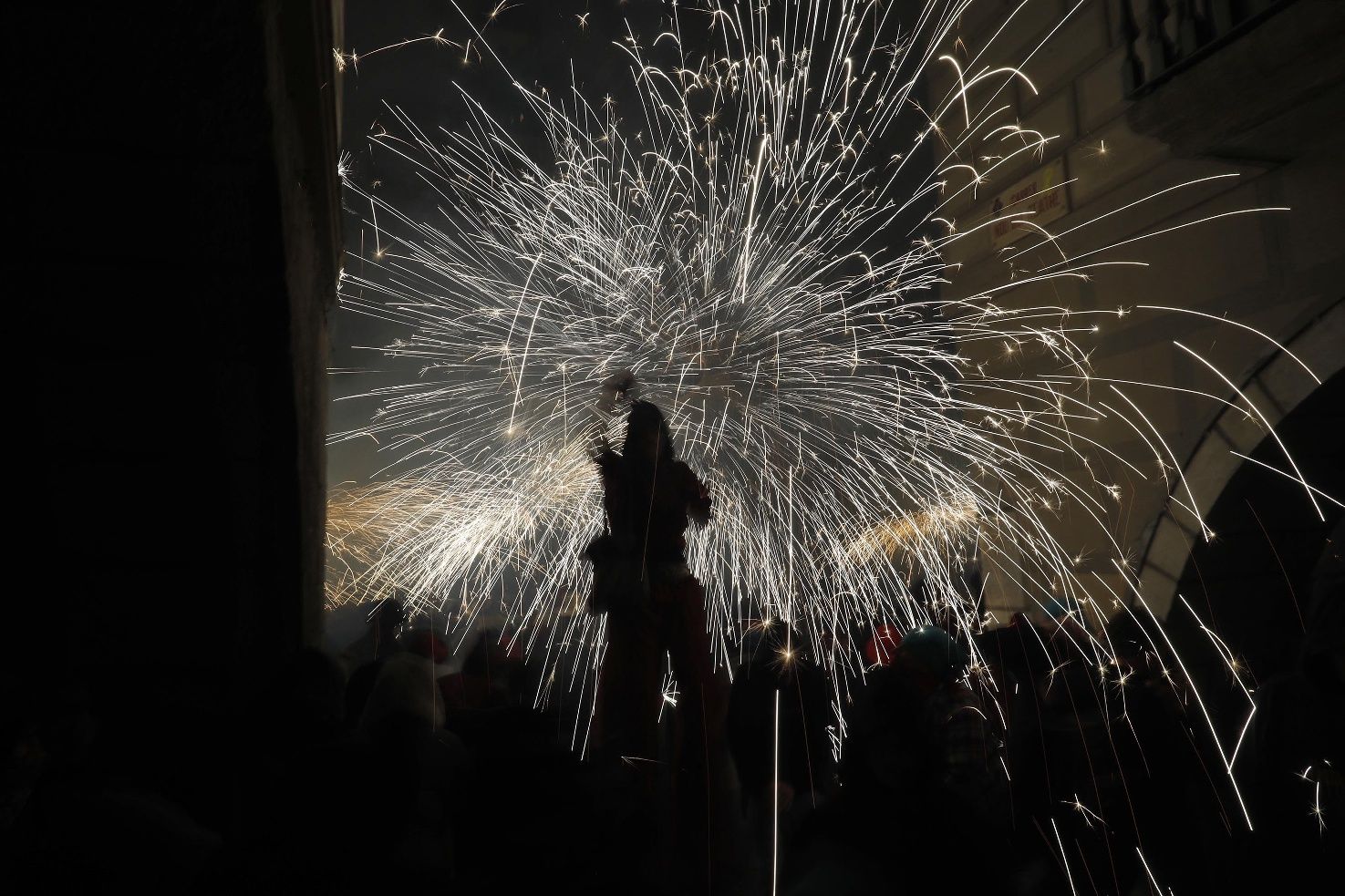 Els diables del correfoc tornen a desfilar pel Barri Vell de Girona