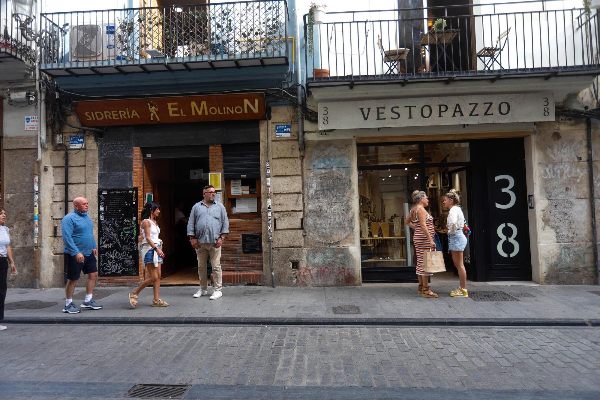 El comercio tradicional desaparece del centro de València por los altos alquileres