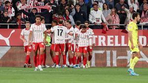 Resumen, goles y highlights del Girona FC 1 - 0 Villarreal CF de la jornada 30 de LaLiga EA Sports
