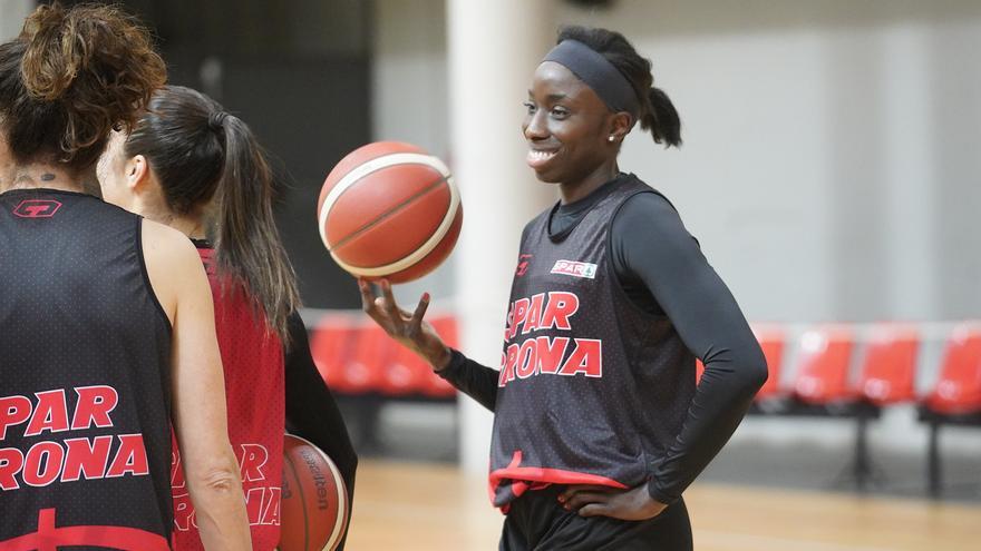 Magali Mendy ja s’entrena amb l’Uni a l’espera de debutar demà al Ferrol