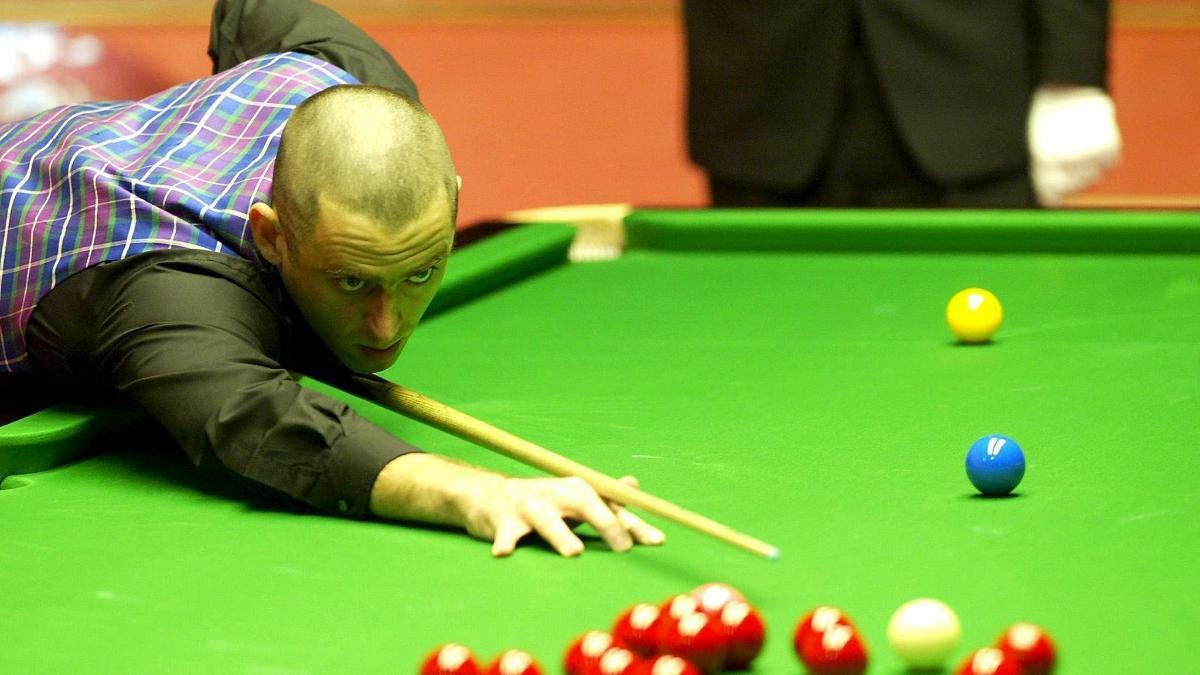 Ronnie O'Sullivan contra Peter Abdon durante el Campeonato del Mundo Embassy de Billar de Sheffield