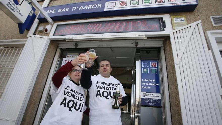 La suerte sonríe de nuevo a Roquetas del Mar con una alegría repartida por el país