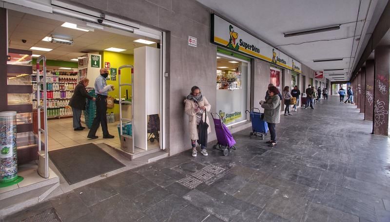 Colas en los supermercados en La Laguna | 21/03/2020  | 21/03/2020 | Fotógrafo: María Pisaca Gámez