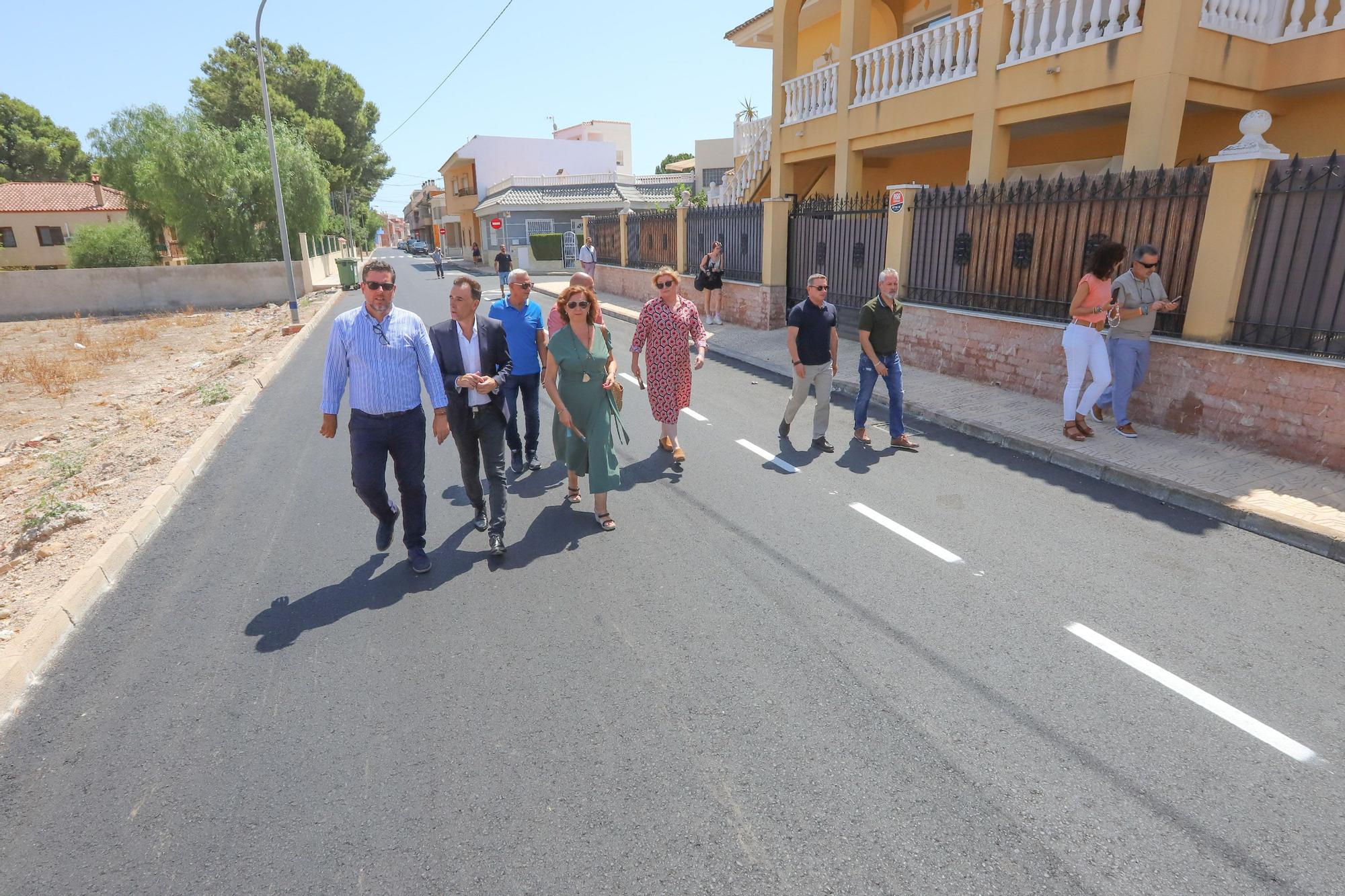 Granja estrena asfaltado entre Juan Carlos I y calle Serranos