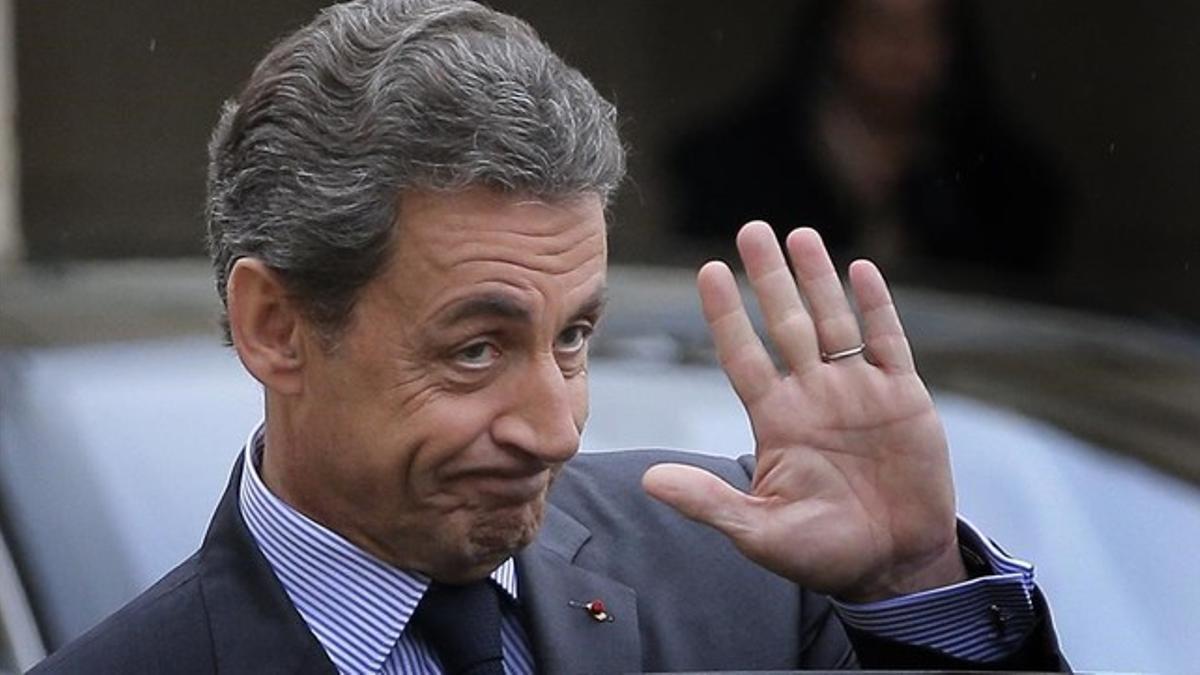 Nicolás Sarkozy  después de una reunión con el presidente francés, François Hollande, en el Palacio del Elíseo en París.