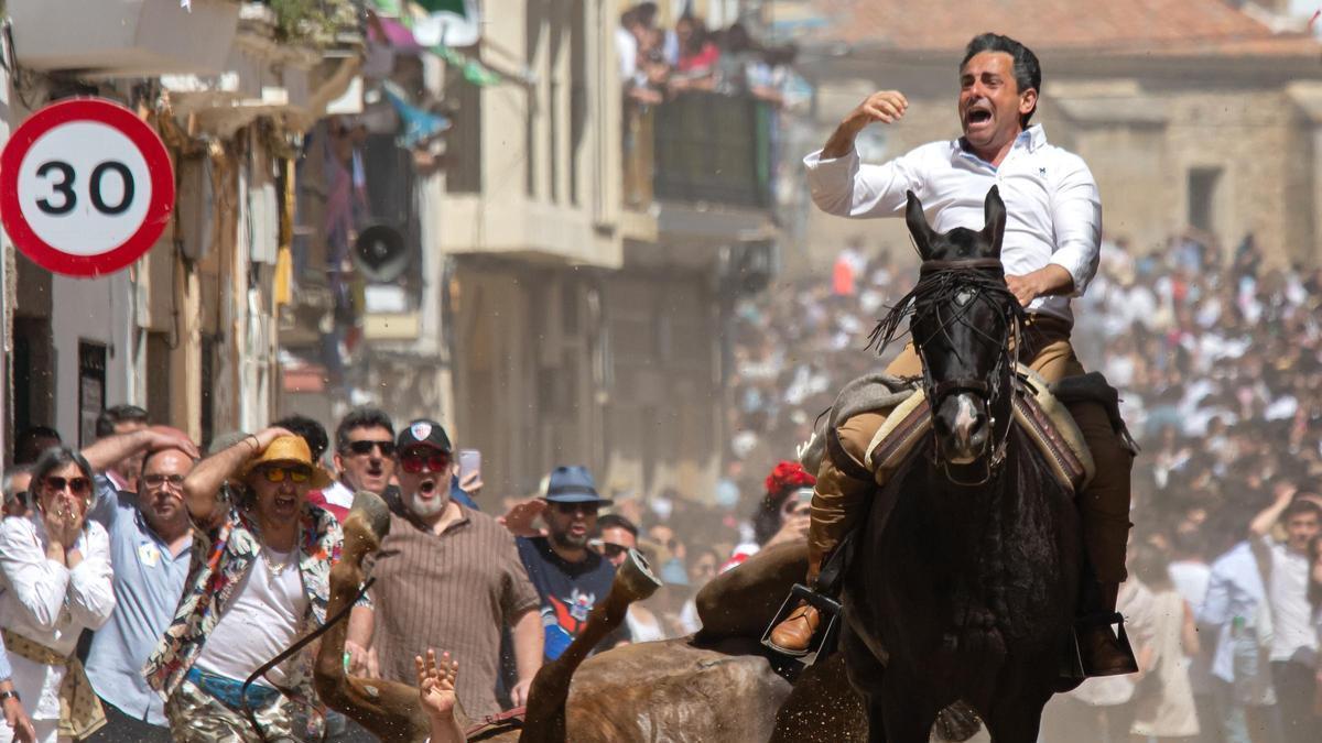 Fotogalería | Así es 'Raíces. Cuaderno de viaje a la antropología cacereña'