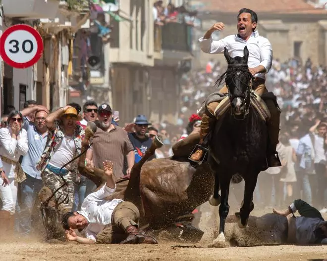Fotogalería | Así es 'Raíces. Cuaderno de viaje a la antropología cacereña'