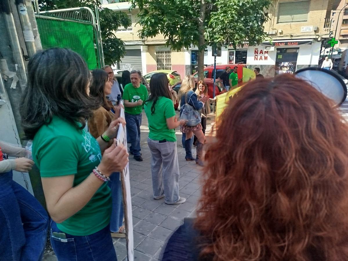Protesta en el IES Miguel Hernández de Alicante por la situación del sector educativo