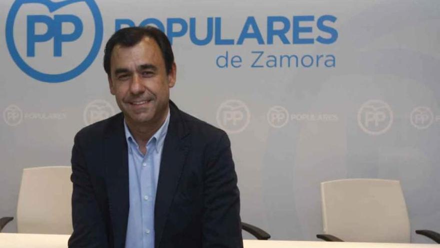 Fernando Martínez Maíllo en la sala de reuniones de la sede del PP de Zamora.