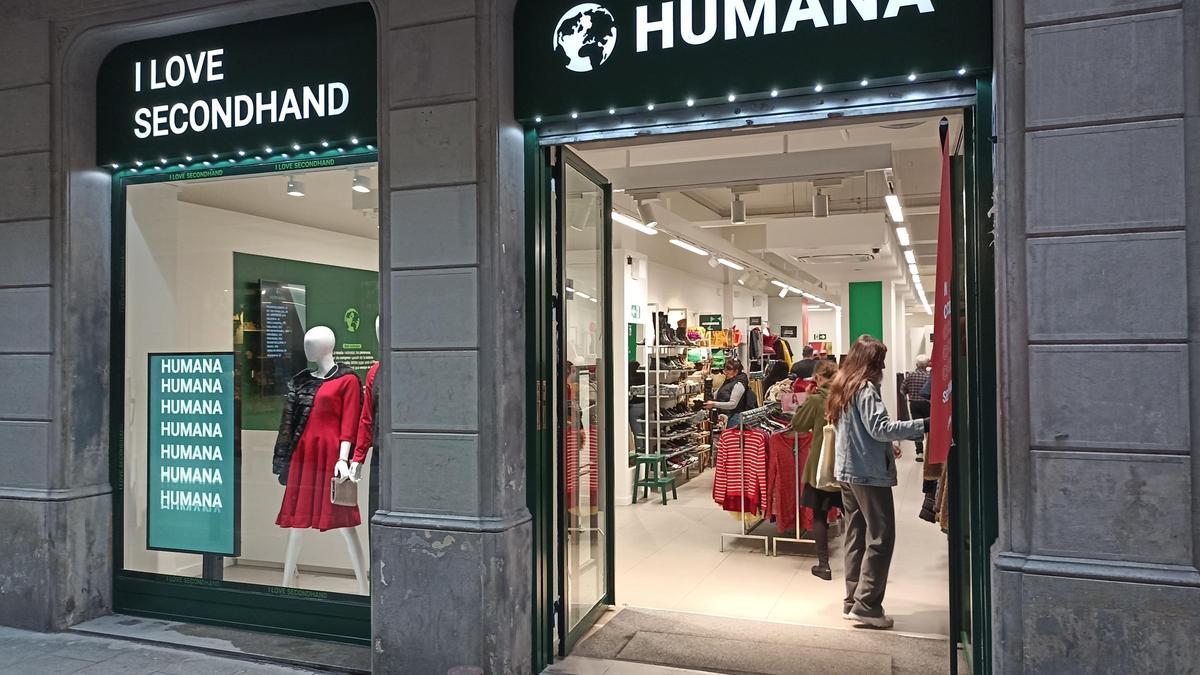 La nueva tienda de Humana en Barcelona, en la calle de Avinyó 7 .