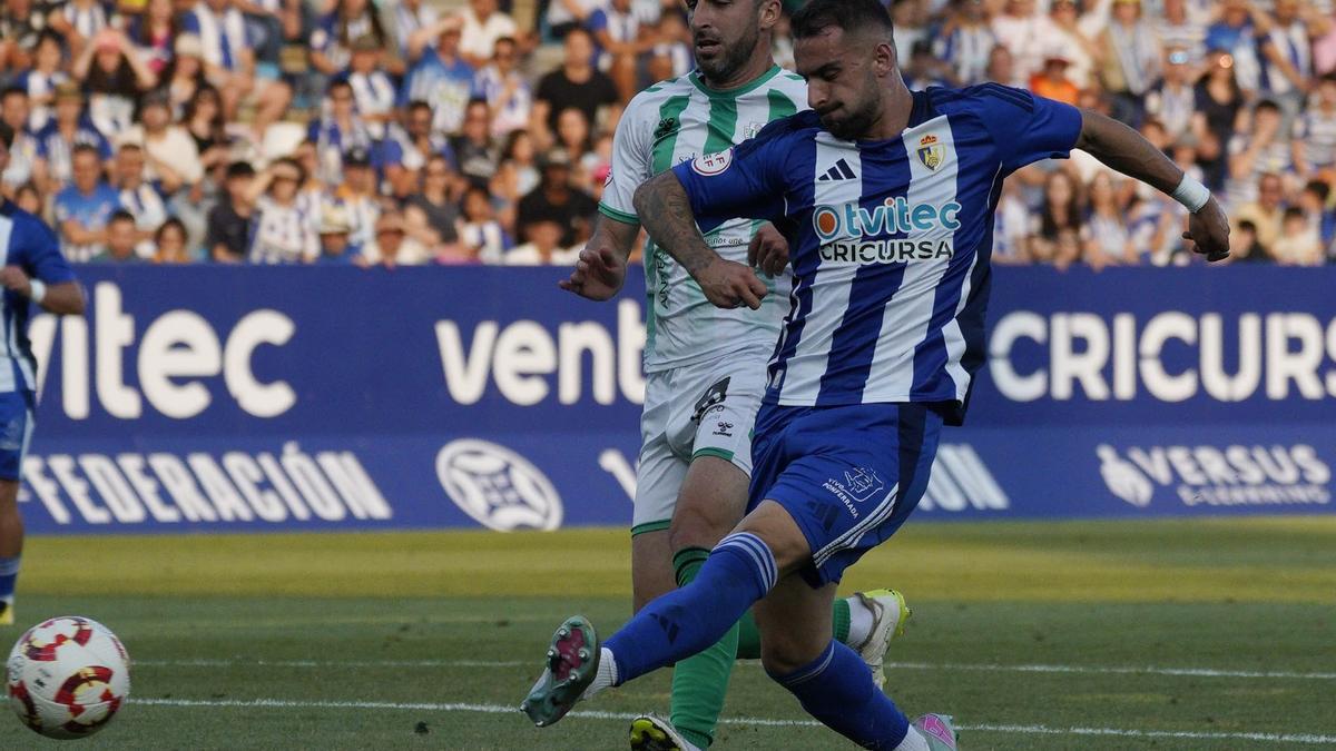 El Antequera, eliminado tras caer 2-1 en El Toralín.