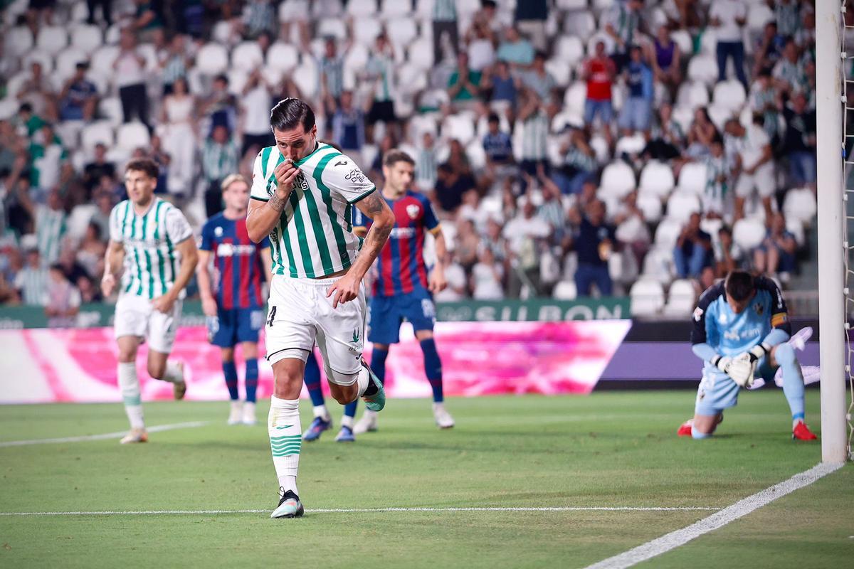 Córdoba CF-Huesca | Las imágenes del partido de LaLiga Hypermotion