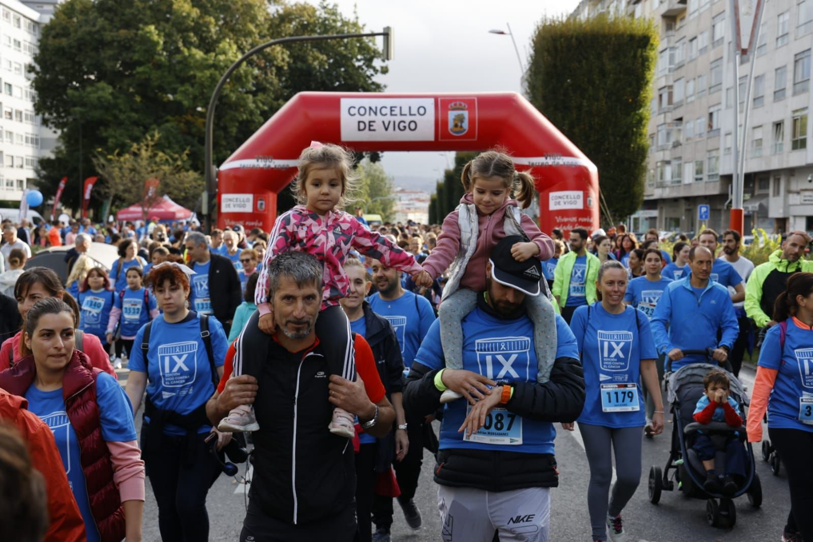 Más de 4.000 personas desafían al tiempo y corren contra el cáncer en Vigo