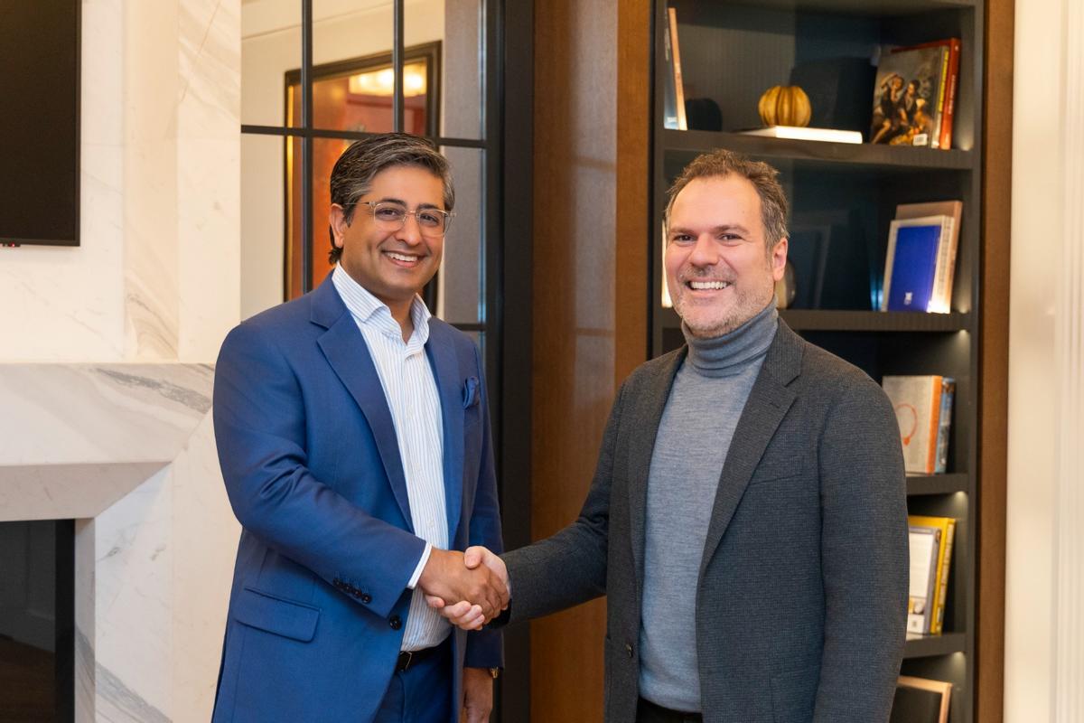 De izq a dcha Dhiraj Chhabria Presidente y Ceo de Fund Grube y Gabriele Zaretti Ceo de Perfumerias Júlia