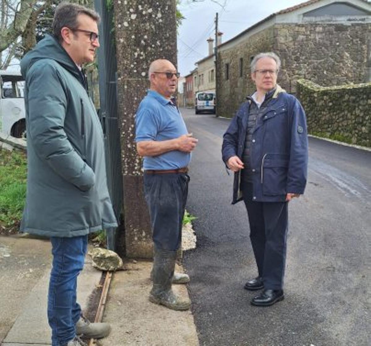 Visita a la obra en el vial Transversal de A Carreira en A Guarda.