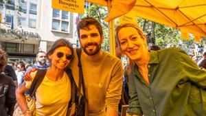 Alberto ha querido regalarle a María el libro ‘También esto pasará’ de Milena Busquets. 