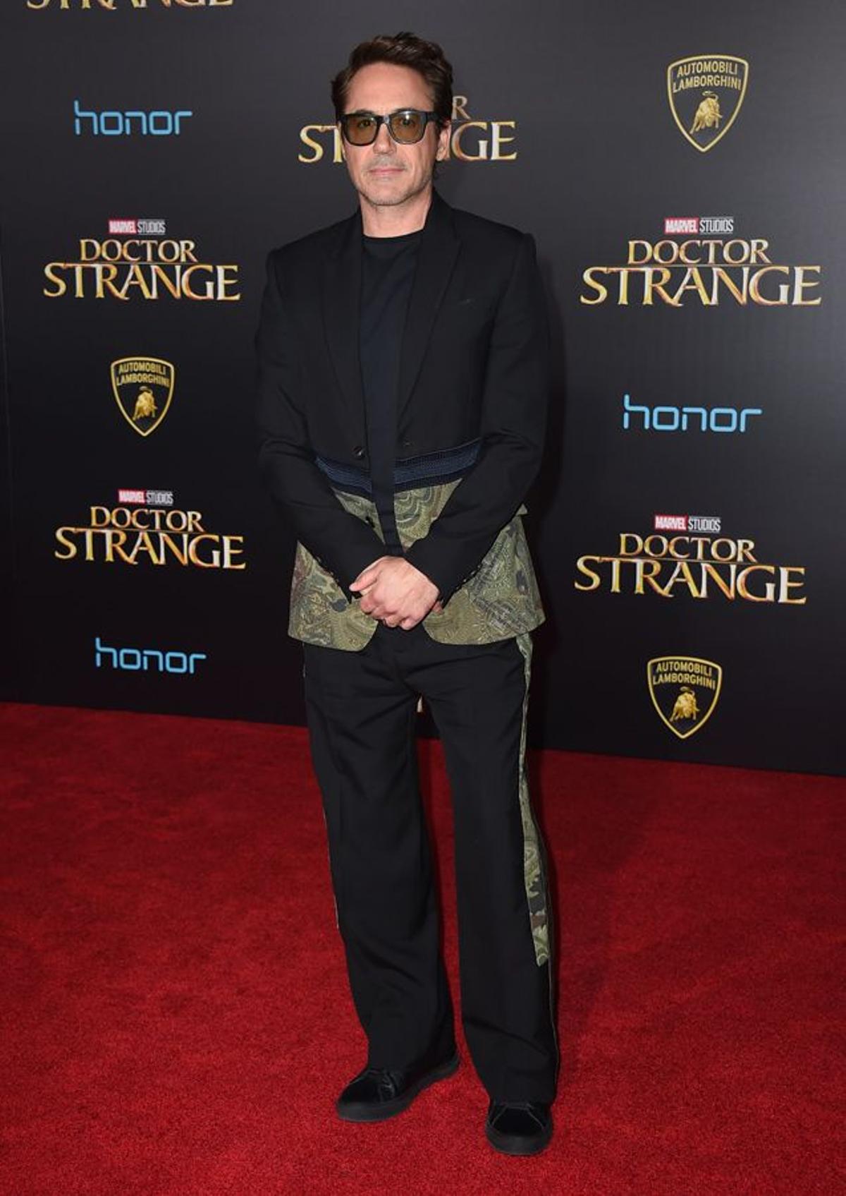 Robert Downey Jr. en la premiere de 'Doctor Strange'