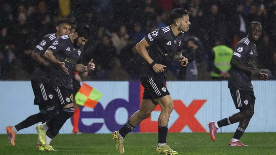 El Qarabaq creyó en la victoria al Ajax con el gol de Silva
