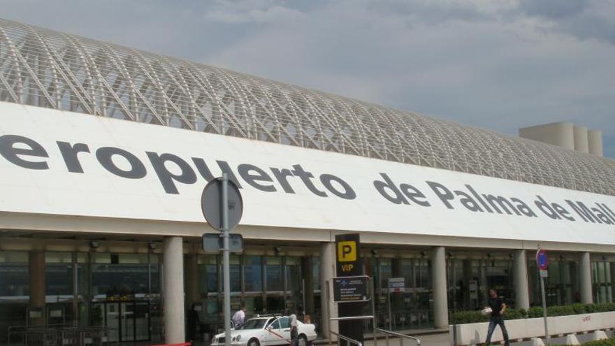 Mor una treballadora de seguretat de l&#039;aeroport de Palma després de ser agredida per un turista