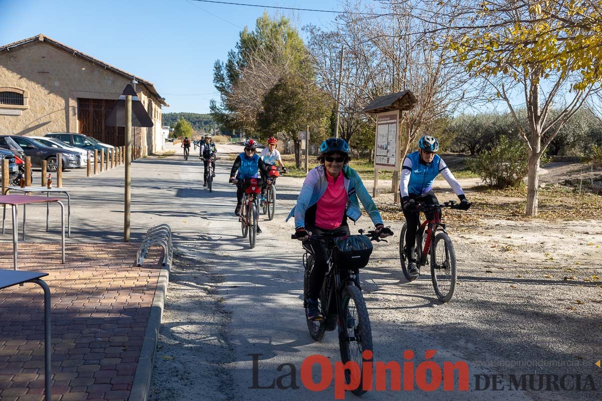 Women in Bike002.jpg