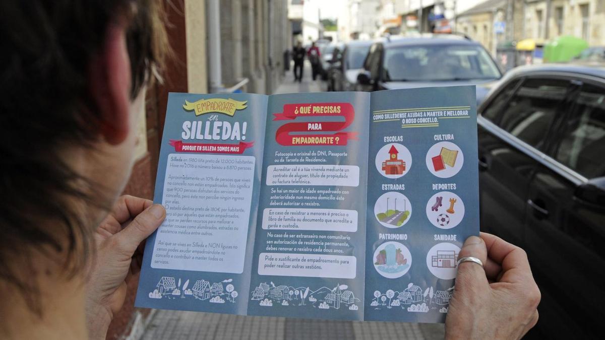 Tríptico de la campaña de empadronamiento de Silleda. |   // BERNABÉ/JAVIER LALÍN