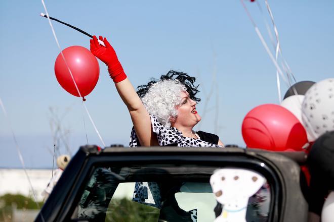 Mira aquí todas las imágenes de la rúa de carnaval de Sant Josep 2023