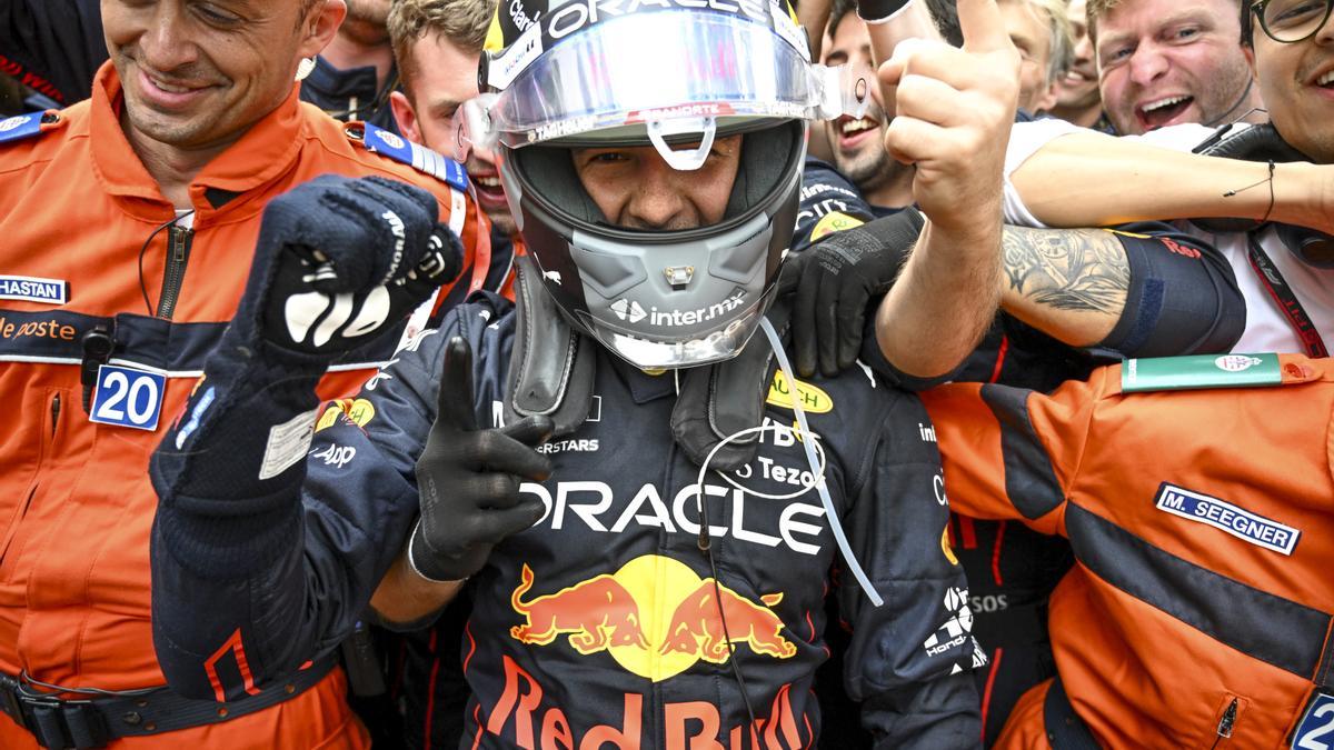 Red Bull celebra antes de tiempo la victoria de Checo por delante