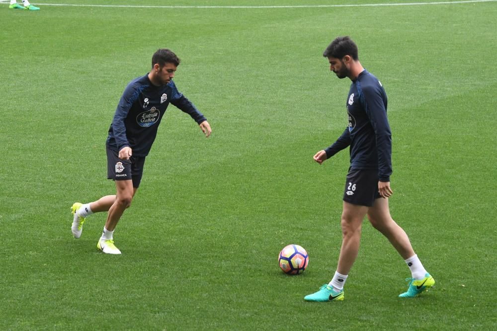 Entrenamiento del Deportivo a puerta cerrada en Ri