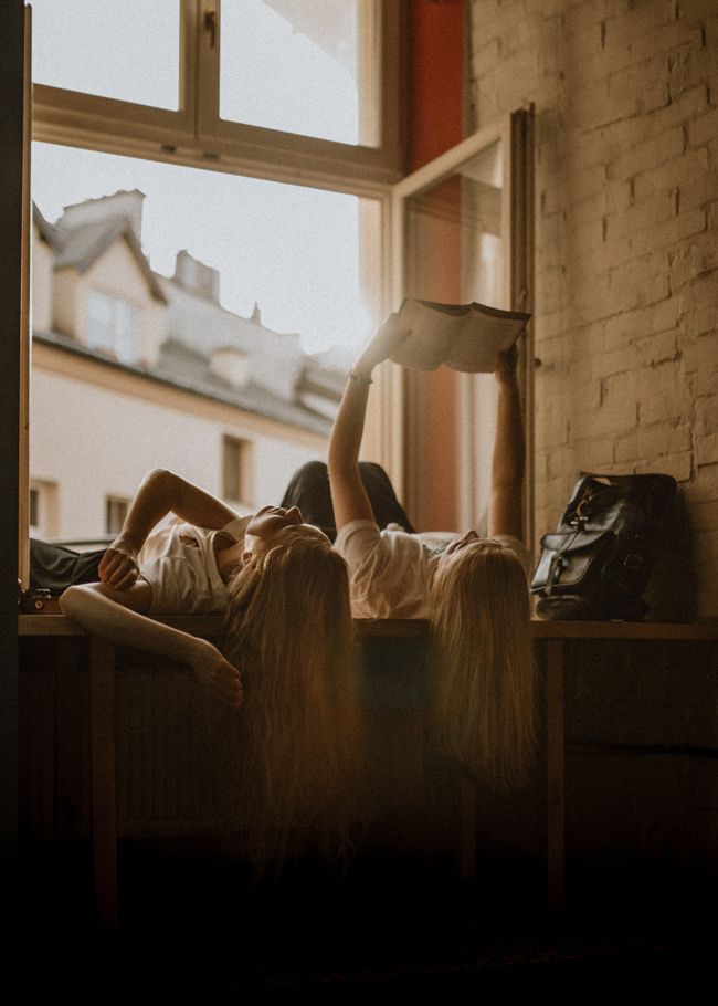 Chicas leyendo