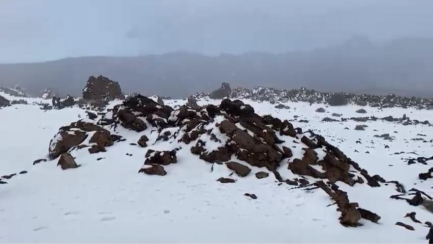 La nieve ya cubre el Teide