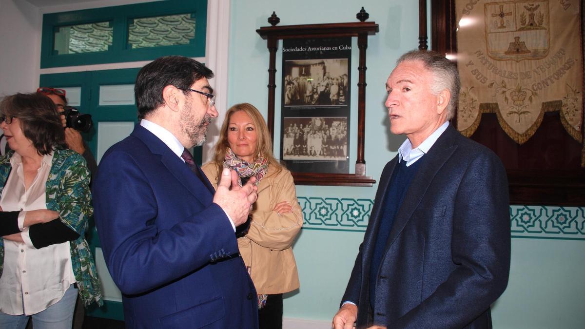 Visita de Dionisio Gutiérrez al Archivo de Indianos