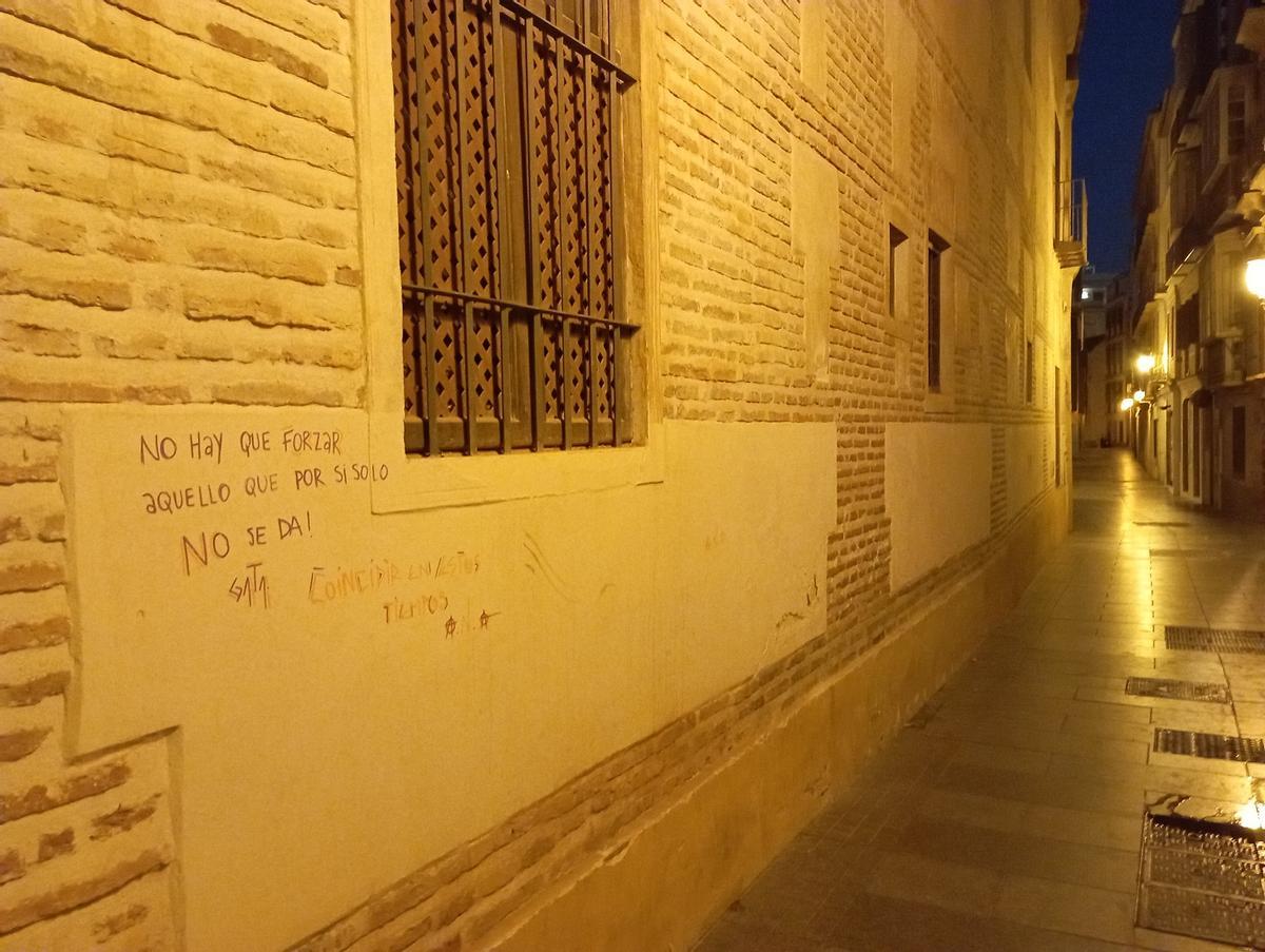 Las pintadas ayer, a primera hora de la mañana.