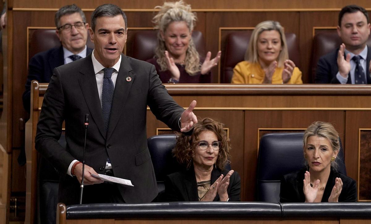 Pedro Sánchez, Yolanda Díaz y Montero en la sesión de control al Gobierno en el Congreso.